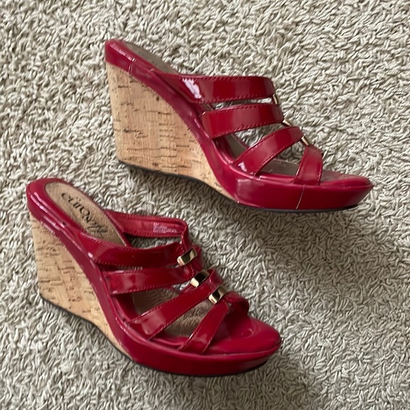 Cute Wedges - Picture 1 of 6